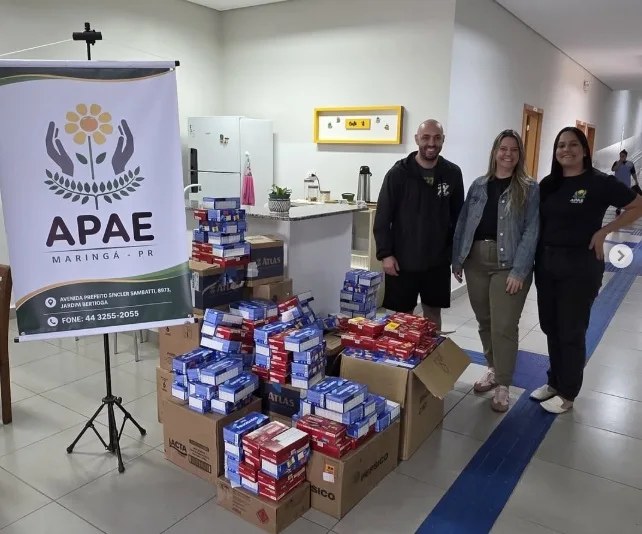 Apae Recebe Doações de Caixas de Chocolate